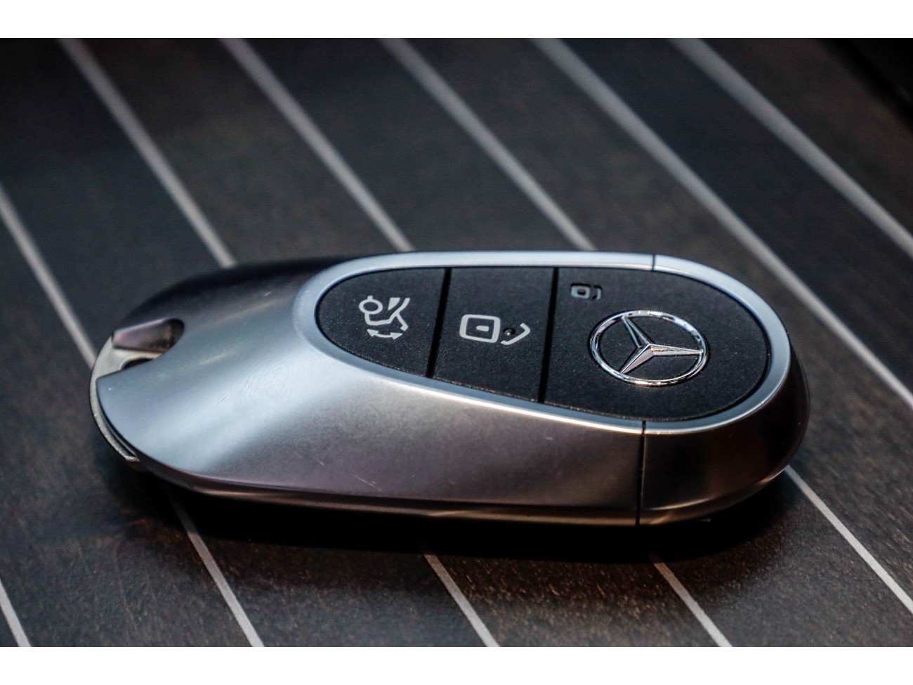 Mercedes-Benz E 300 L 2025