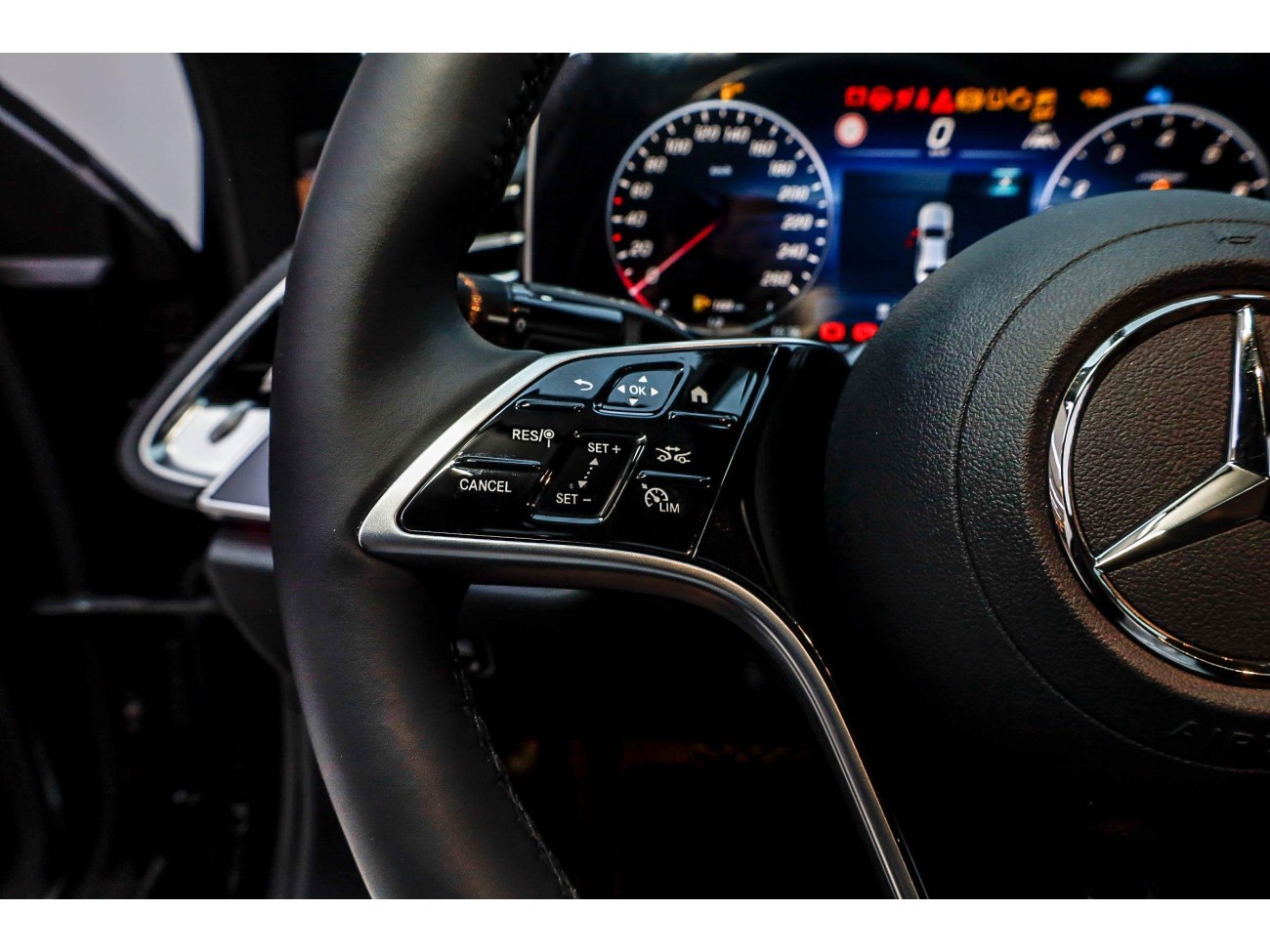 Mercedes-Benz E 300 L 2025