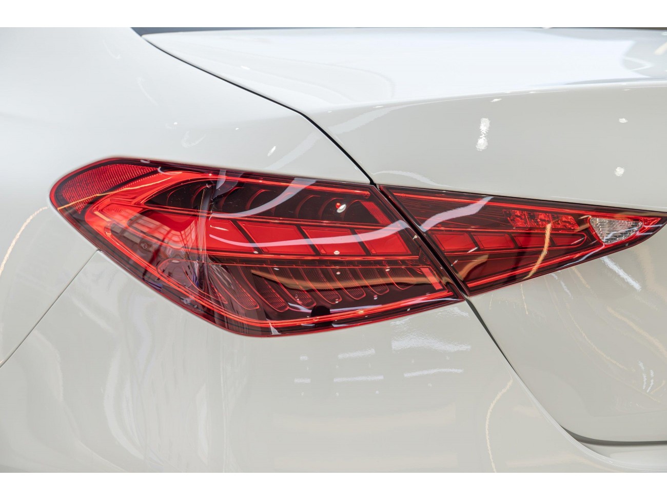 Mercedes-Benz C 260 L 2025