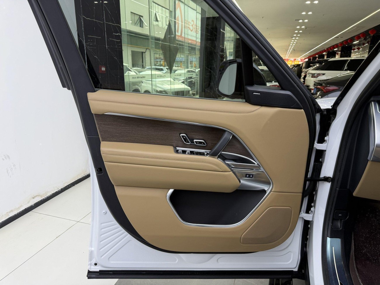 Land Rover Range Rover 2025