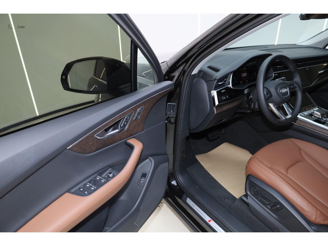 Audi Q7 45 TFSI 2023