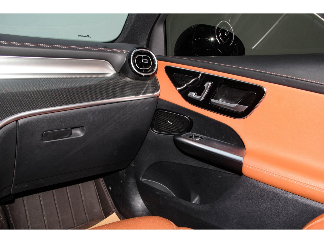 Mercedes-Benz GLC 260 L 2023