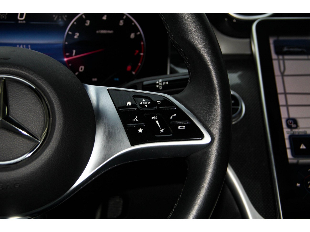 Mercedes-Benz GLC 260 L 2023
