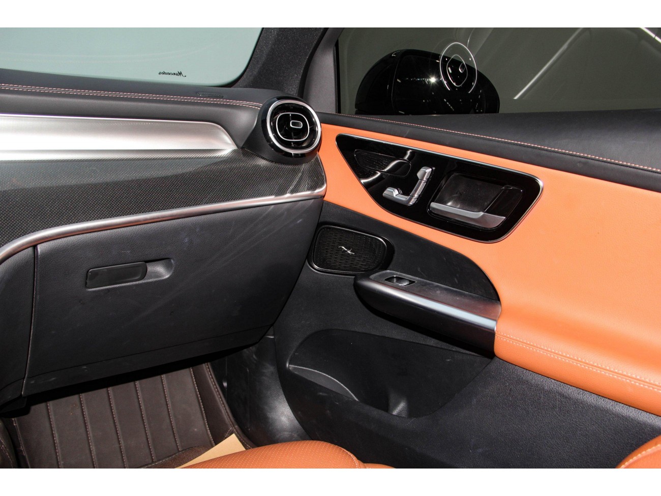 Mercedes-Benz GLC 260 L 2023