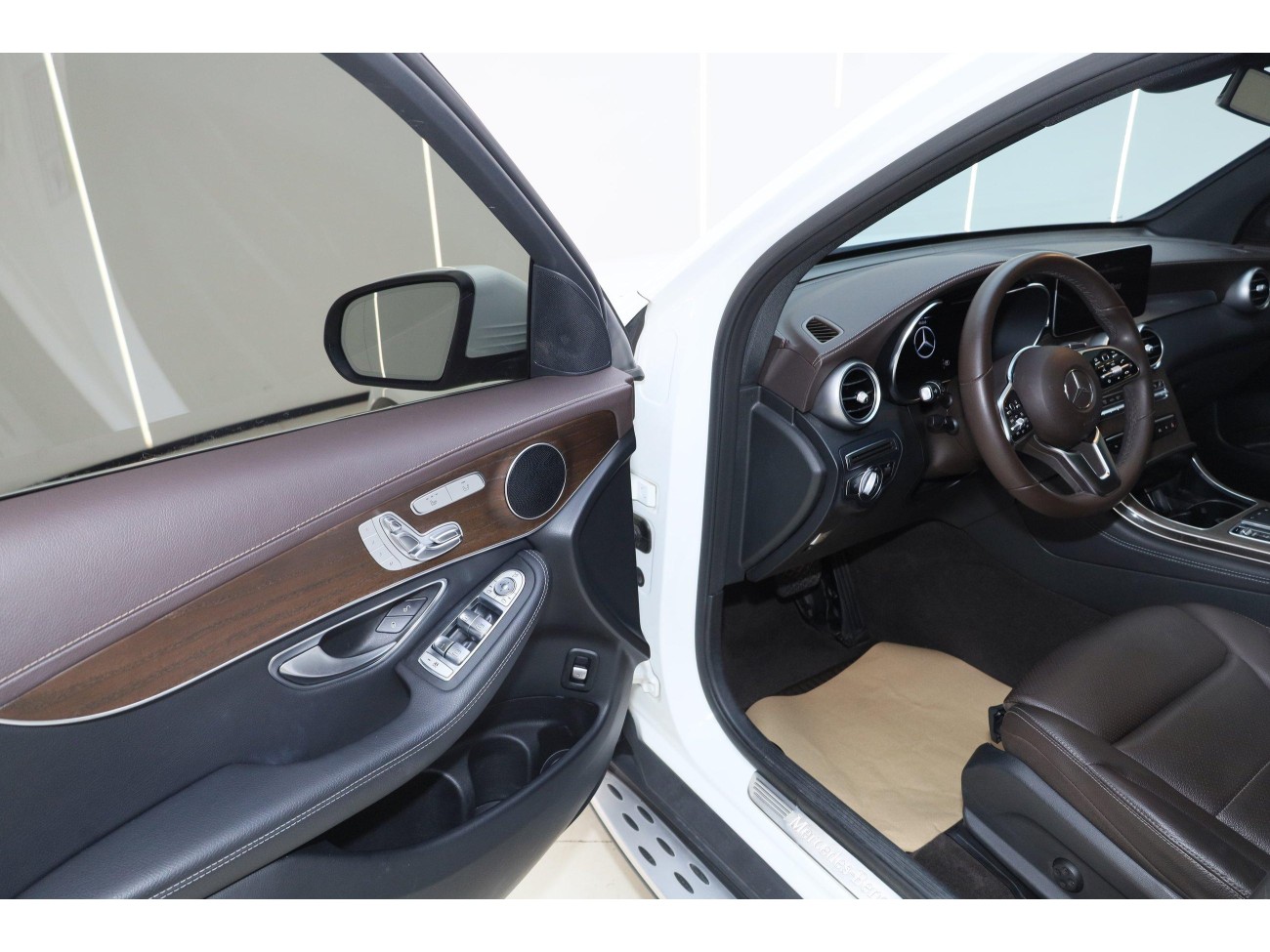 Mercedes-Benz GLC 260 L 2021