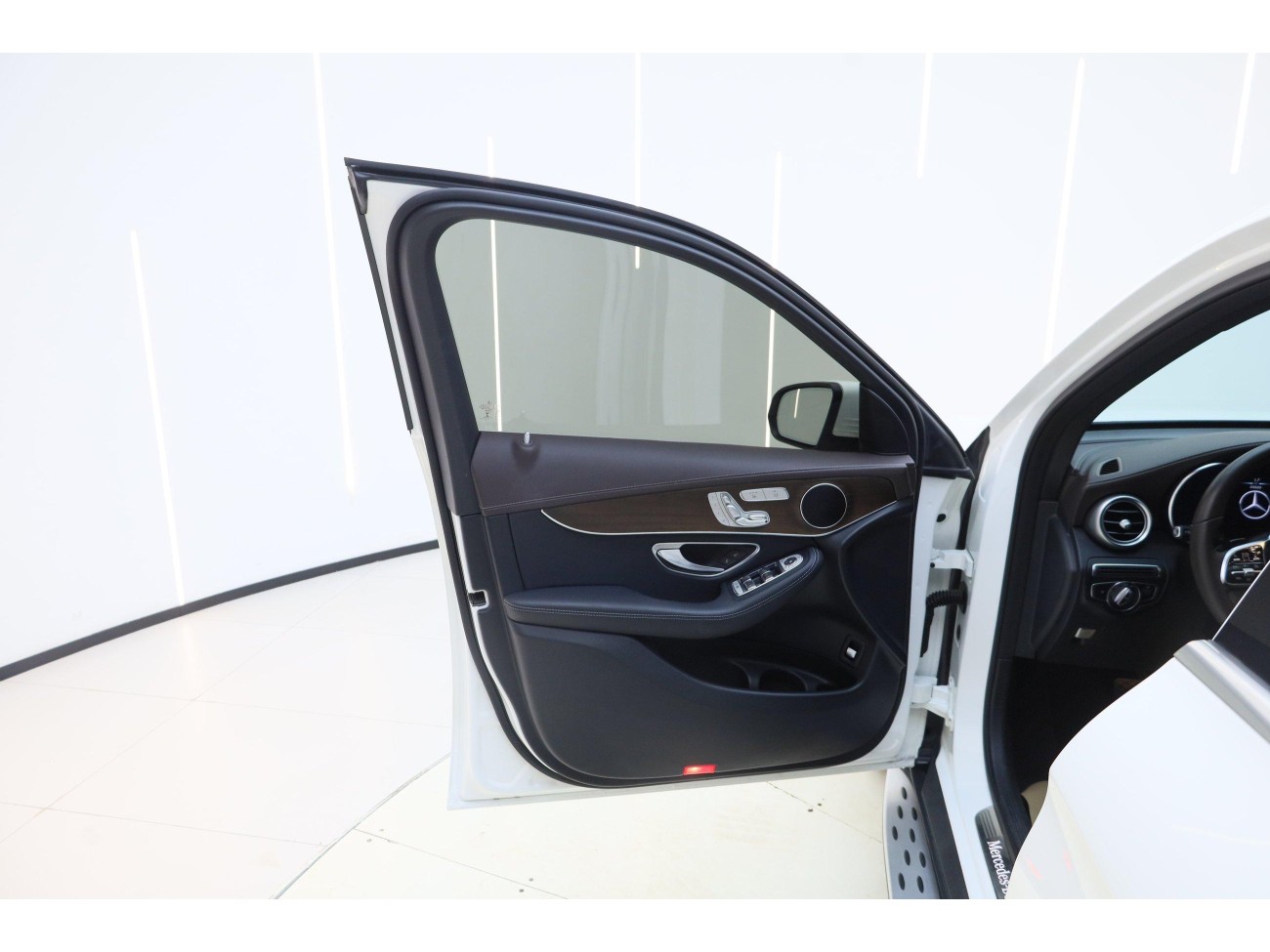 Mercedes-Benz GLC 260 L 2021