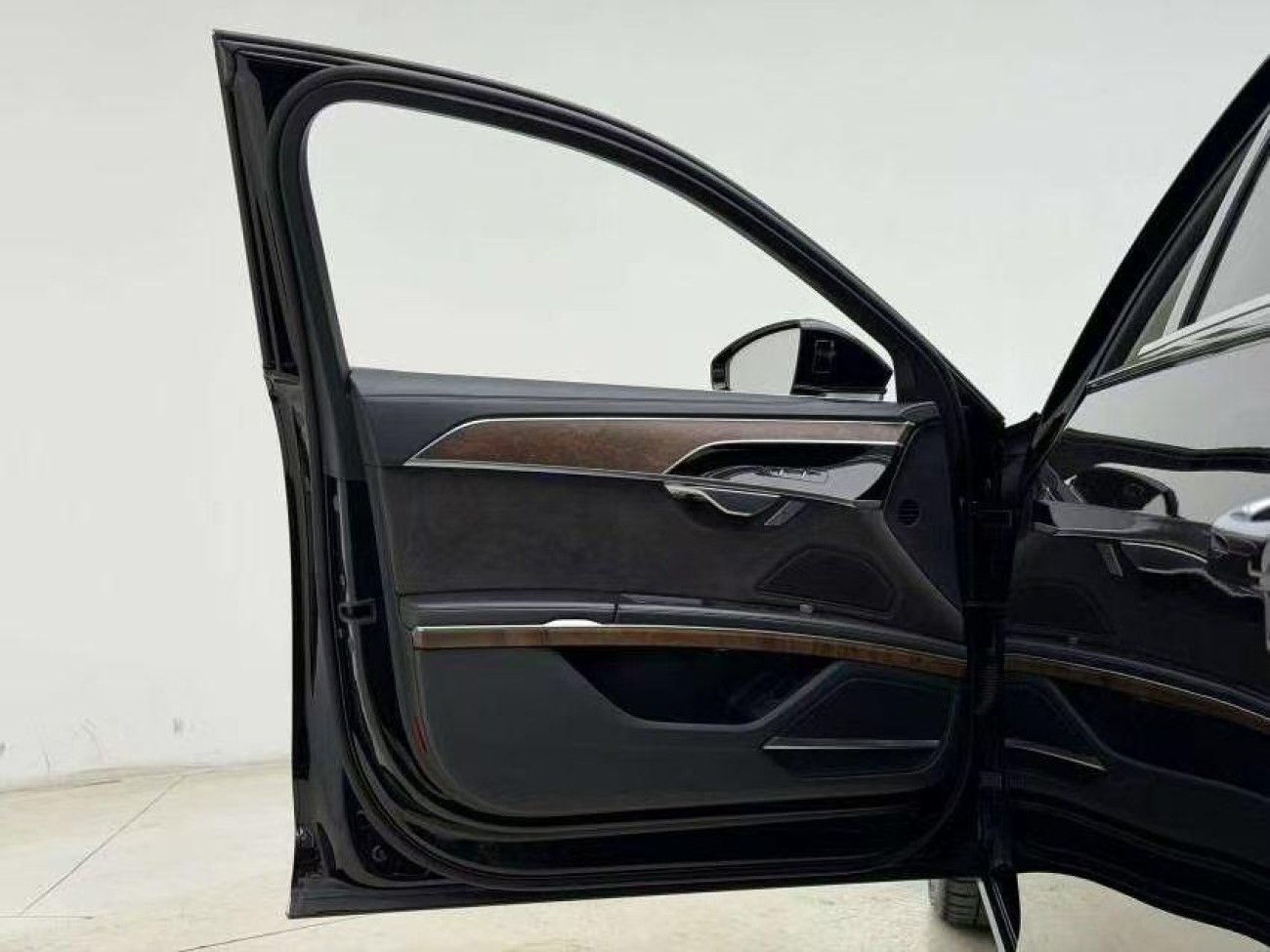 Audi A8L 55 TFSI 2021