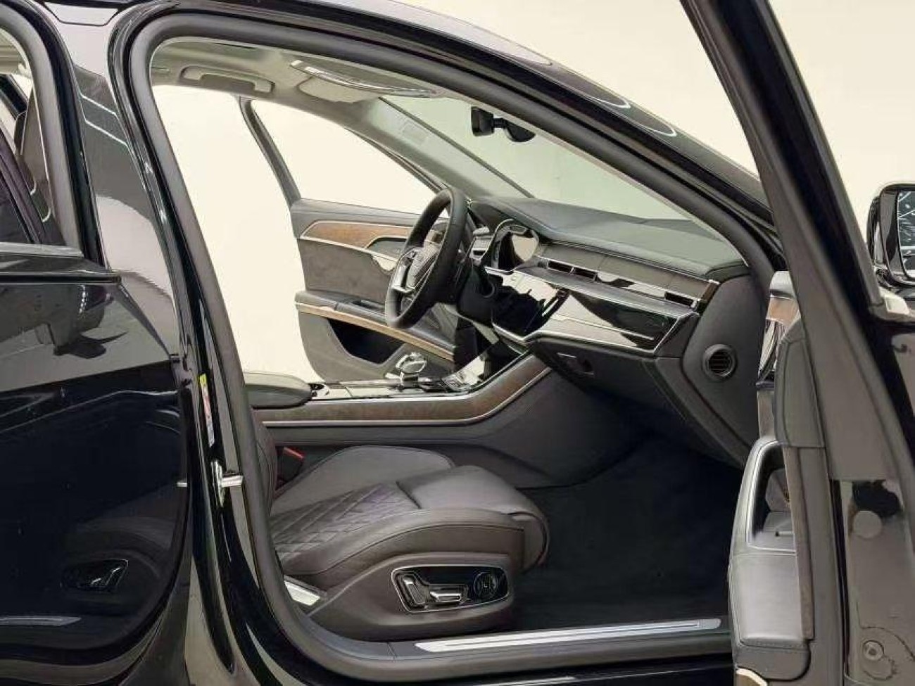 Audi A8L 55 TFSI 2021