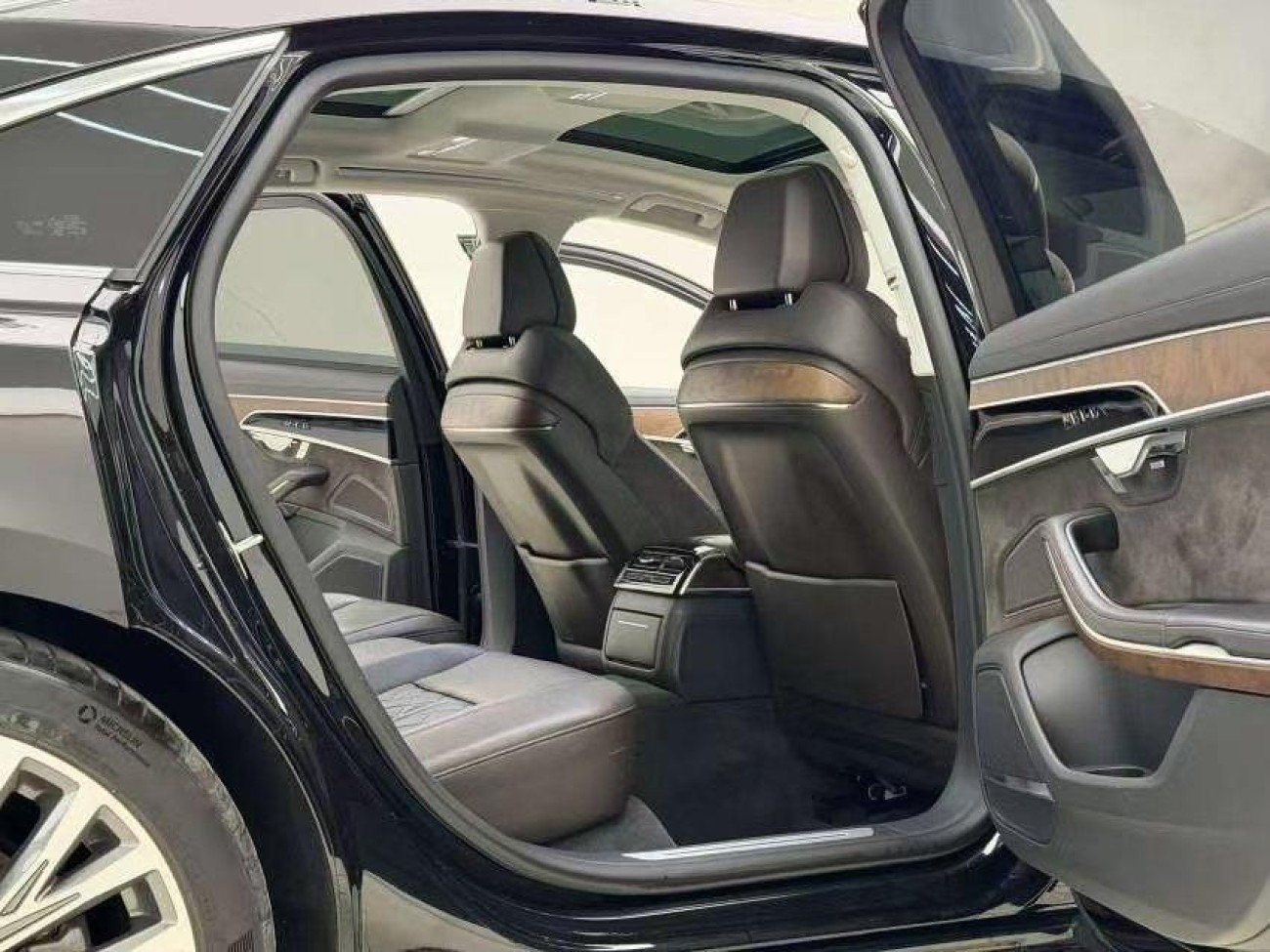 Audi A8L 55 TFSI 2021