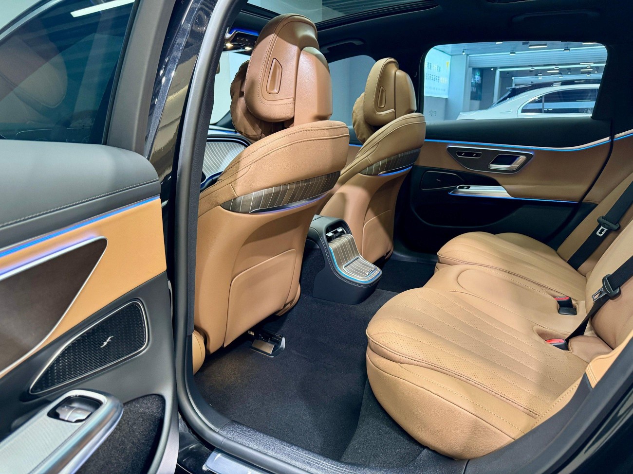 Mercedes-Benz E 300 L 2025
