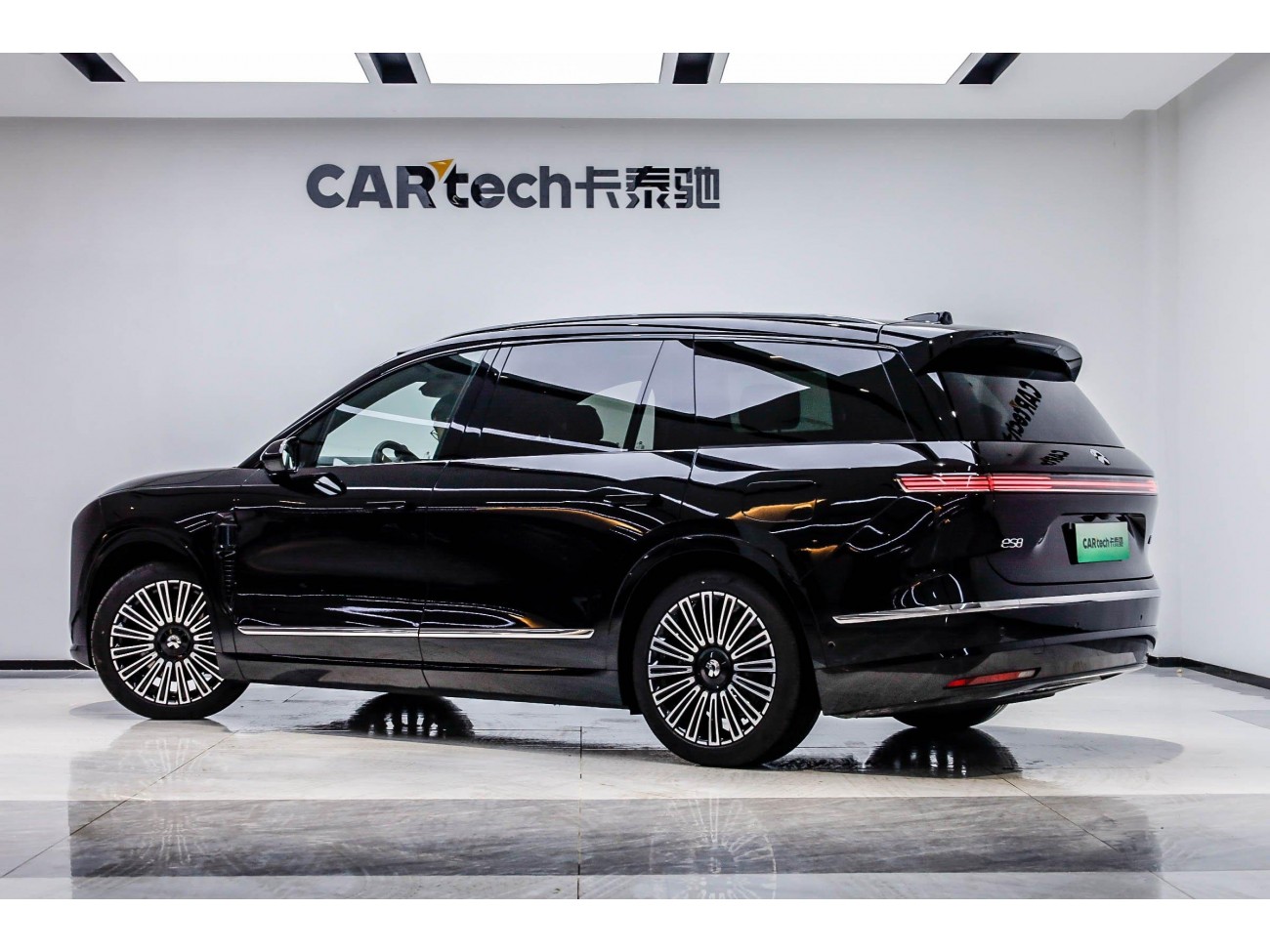 NIO ES8 2025