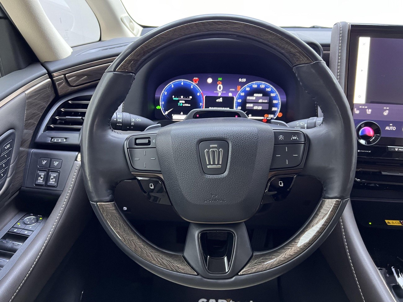 Toyota Vellfire 2024