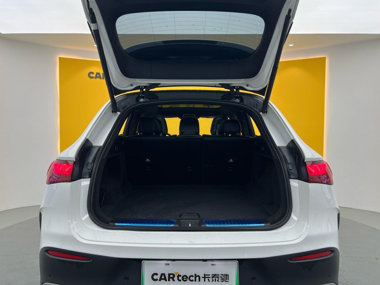 Mercedes-Benz EQE 2024