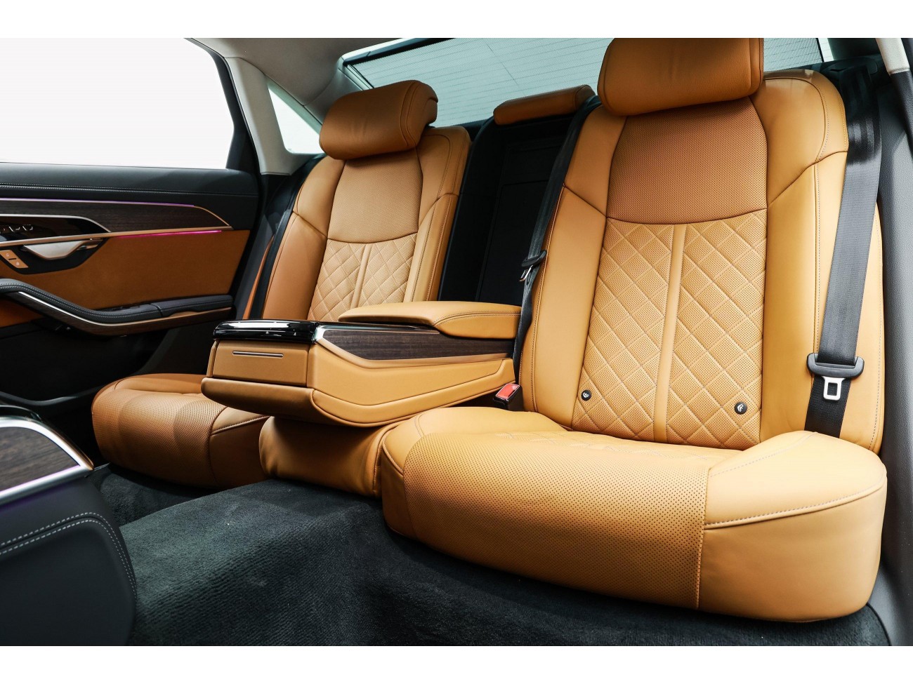 Audi A8L 55 TFSI 2025