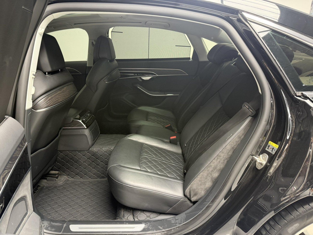 Audi A8L 50 TFSI 2023