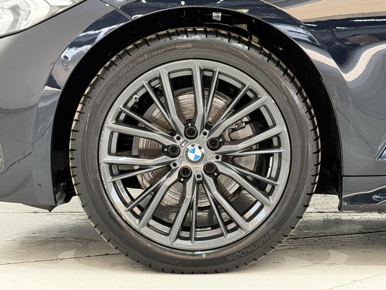 BMW 325Li 2023