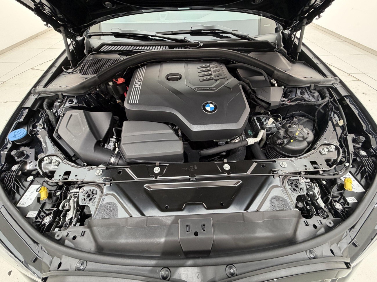 BMW 325Li 2023