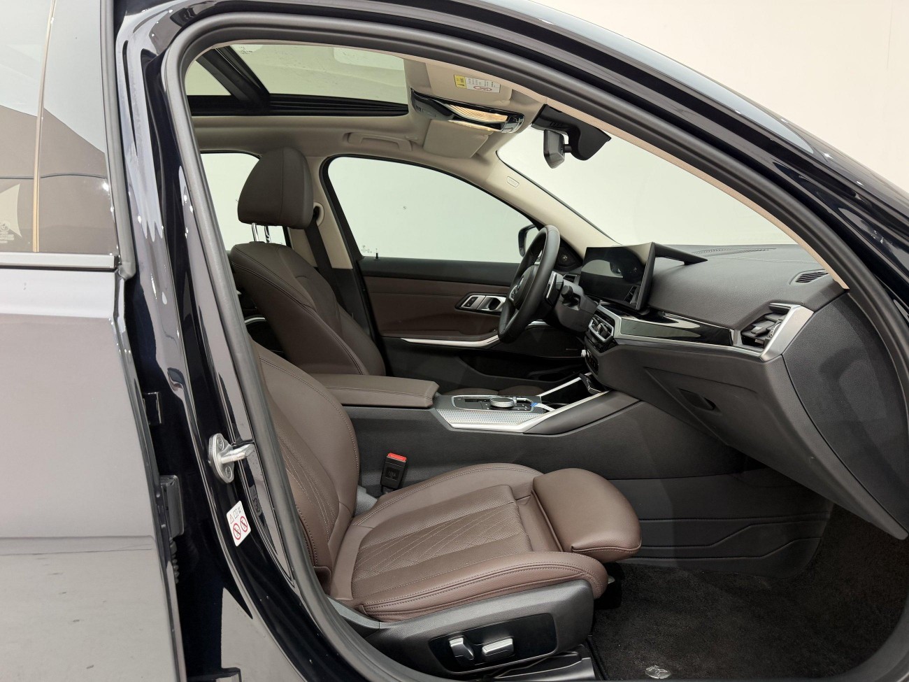 BMW 325Li 2023