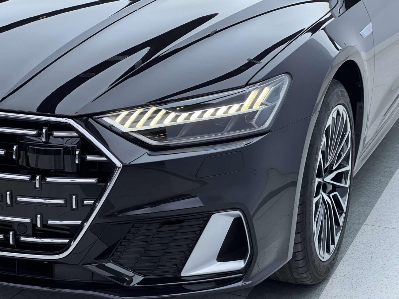 Audi A7L 45 TFSI 2024