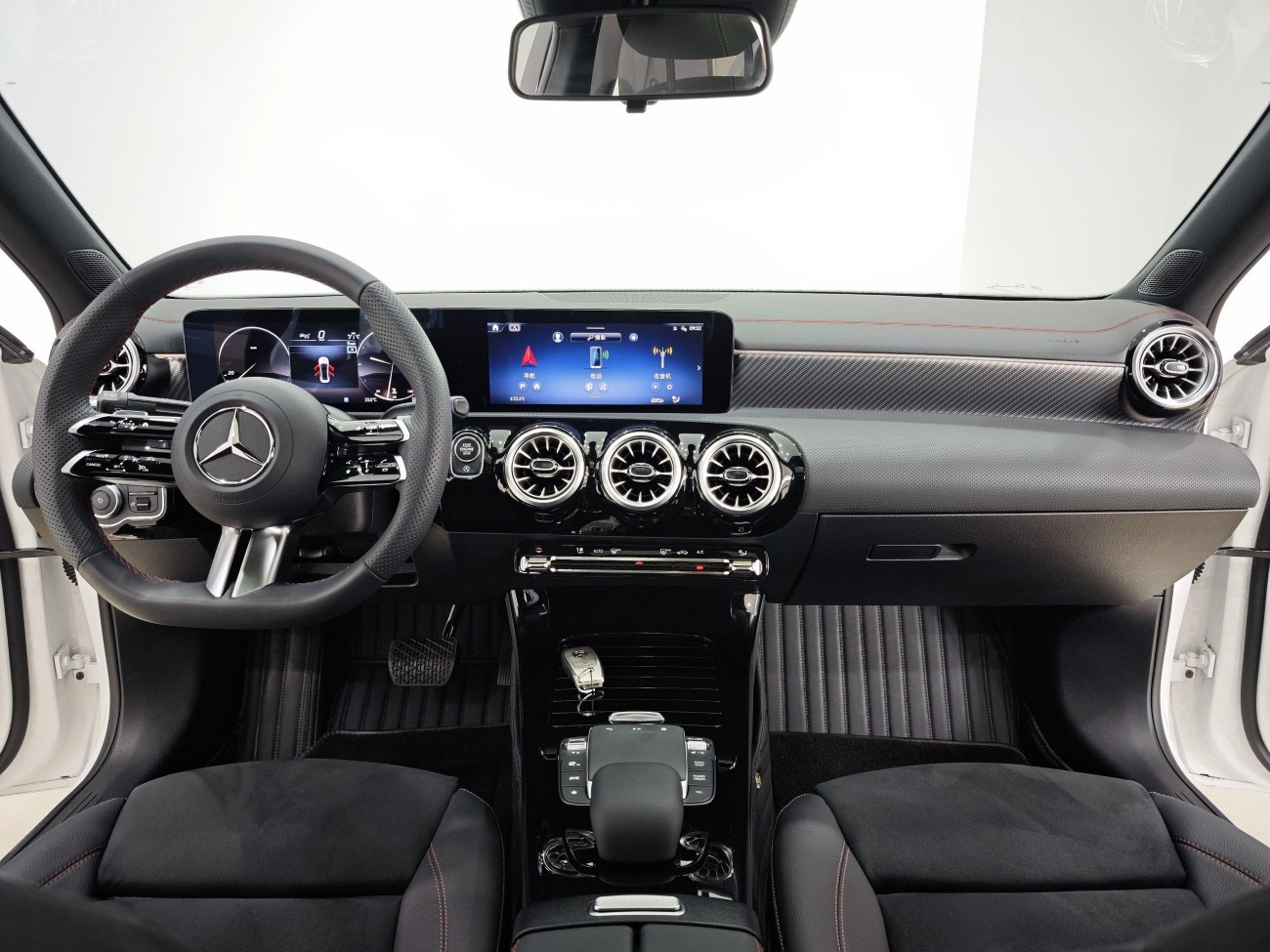 Mercedes-Benz A 200 L 2024