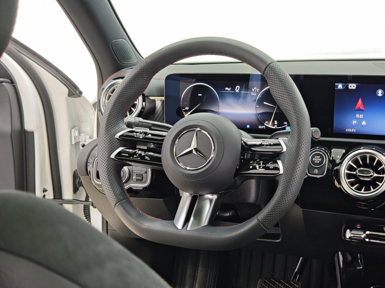 Mercedes-Benz A 200 L 2024