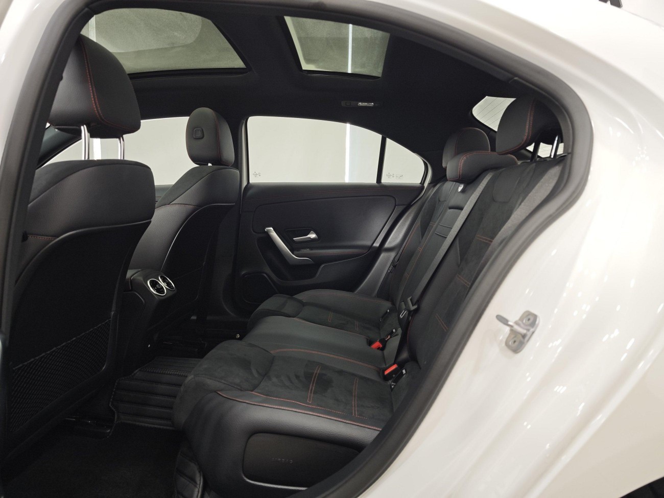 Mercedes-Benz A 200 L 2024