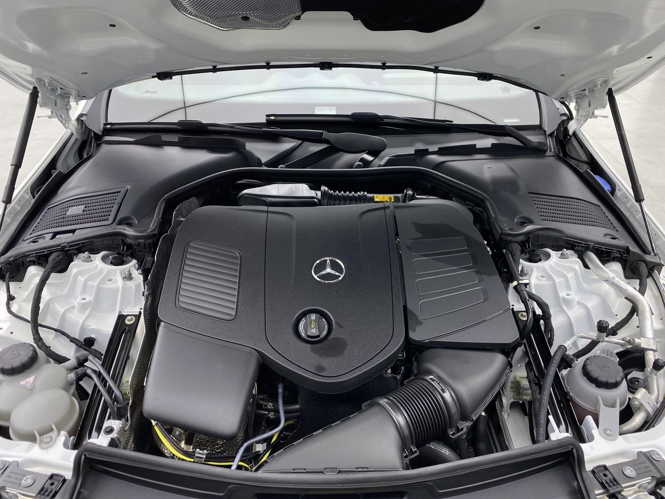 Mercedes-Benz C 260 L 2025