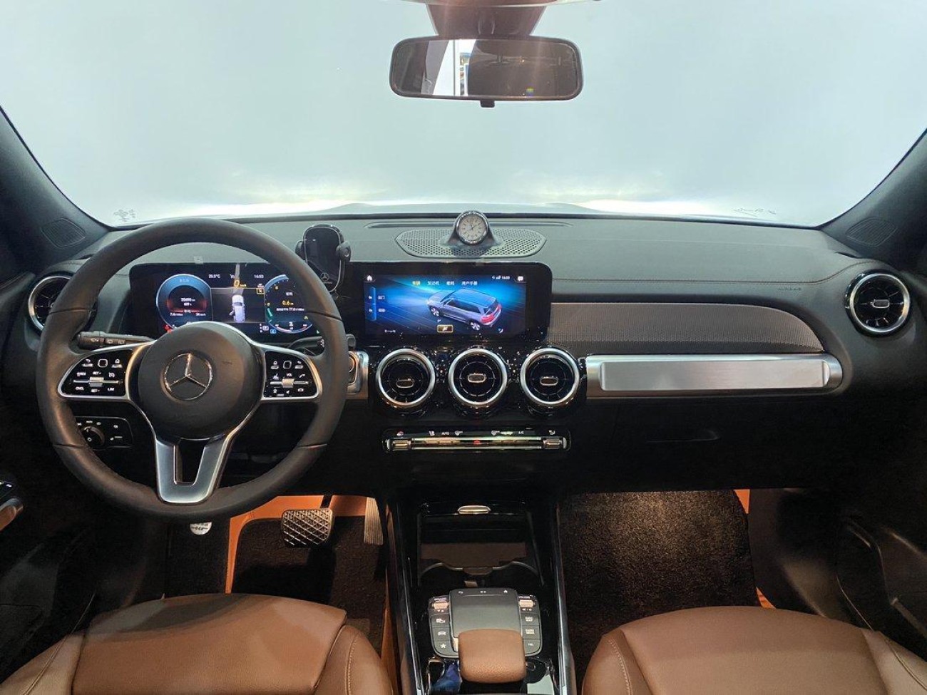 Mercedes-Benz GLB 2023