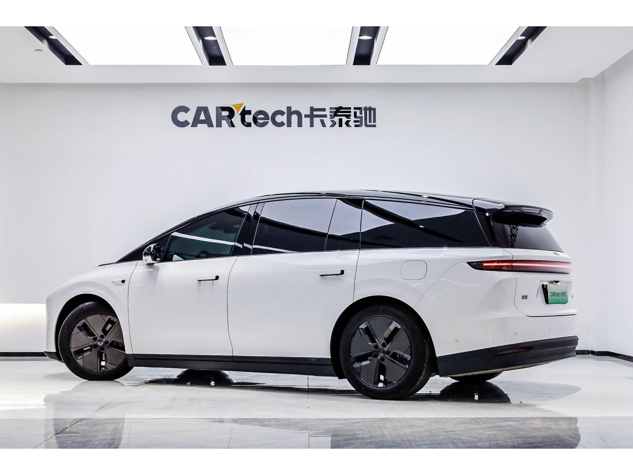 Li Auto i8 2025