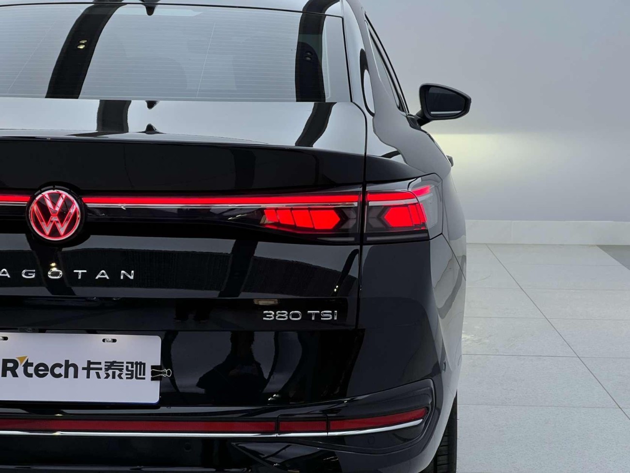 Volkswagen Magotan 2024