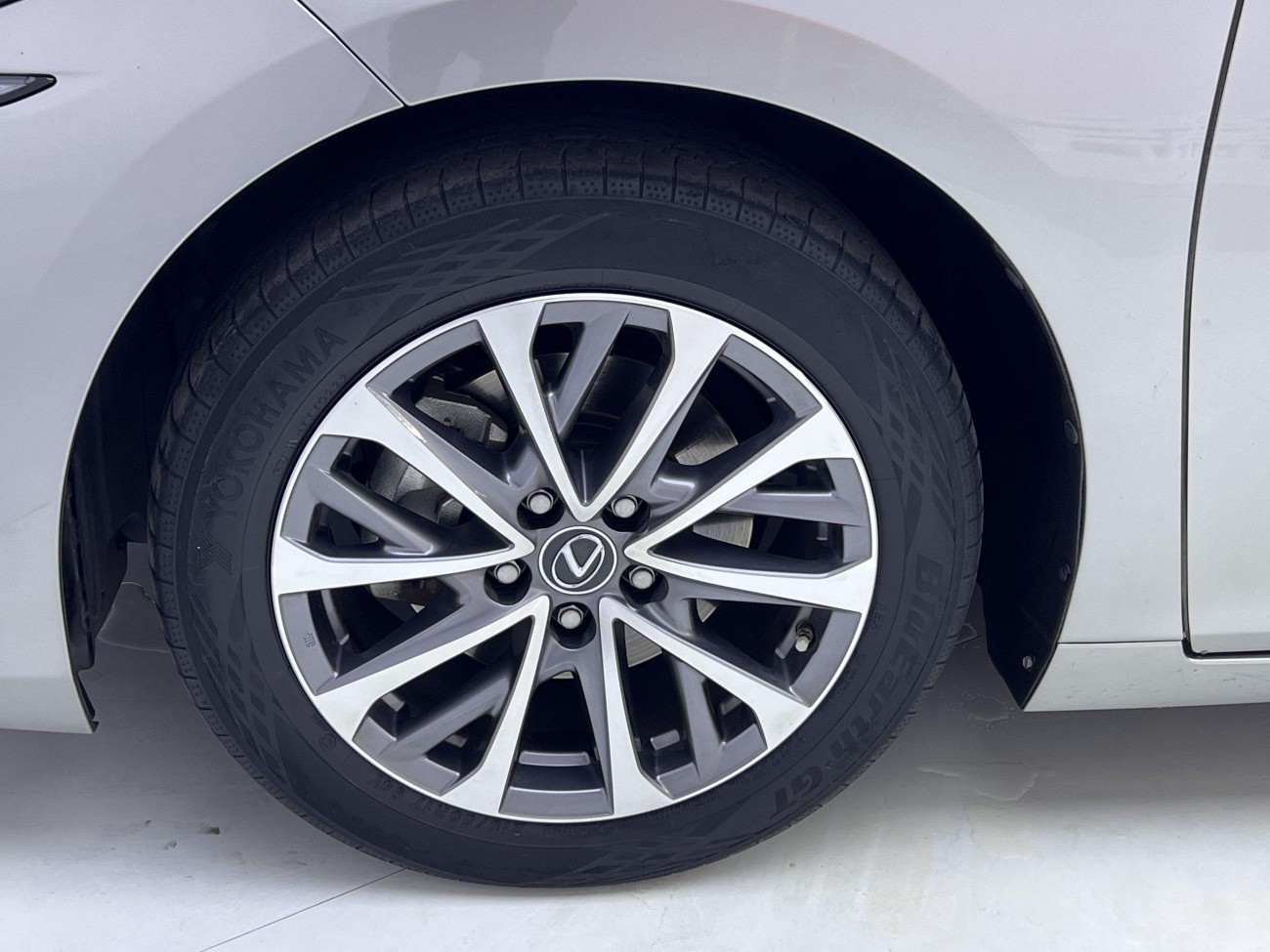 Lexus ES 200 2022
