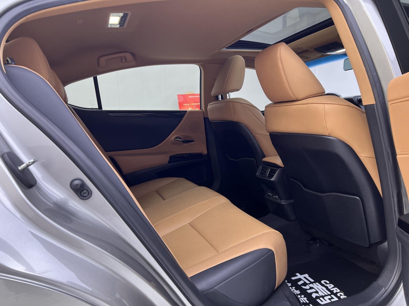 Lexus ES 200 2022