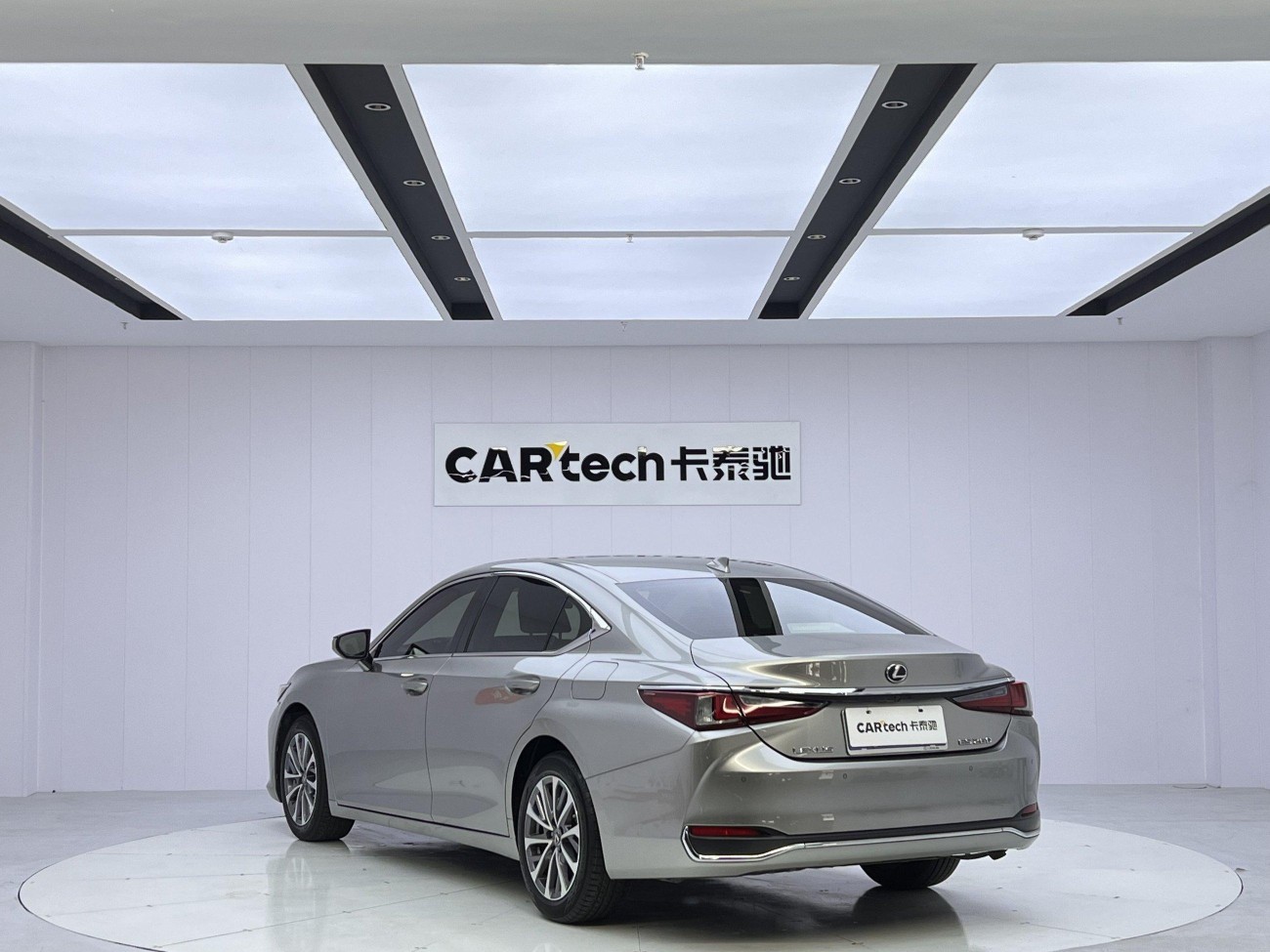 Lexus ES 200 2022
