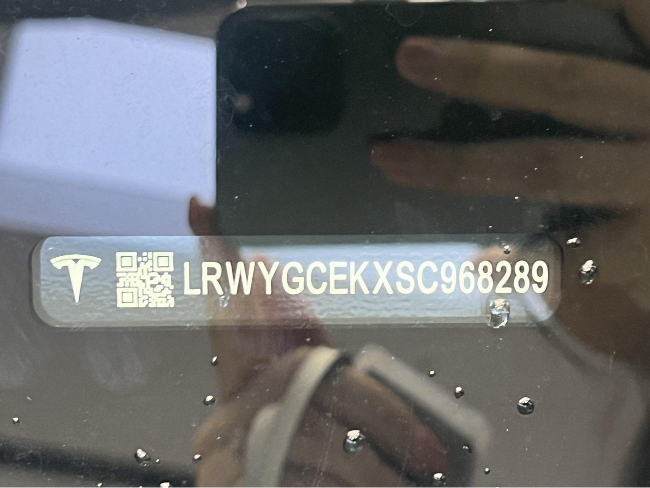 Tesla Model Y 2025