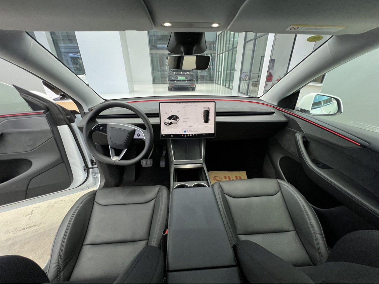 Tesla Model Y 2025