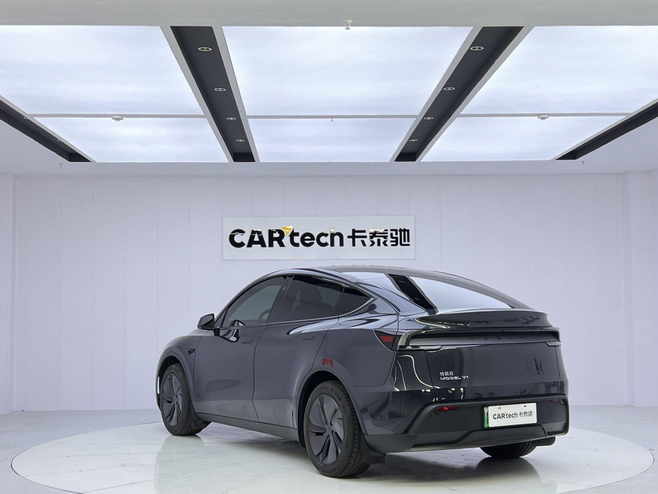 Tesla Model Y 2026