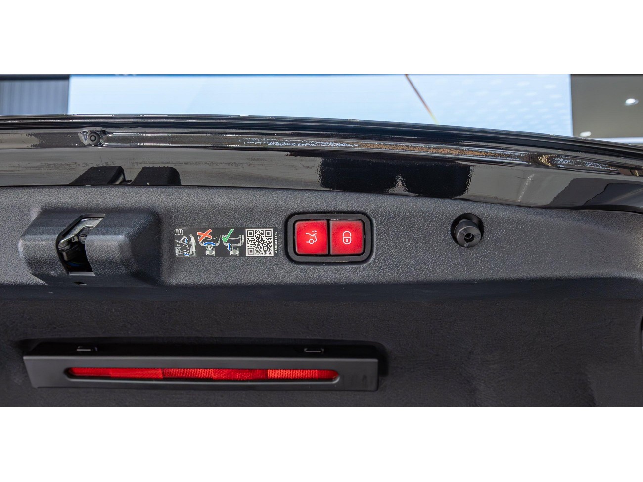 Mercedes-Benz E 300 L 2025