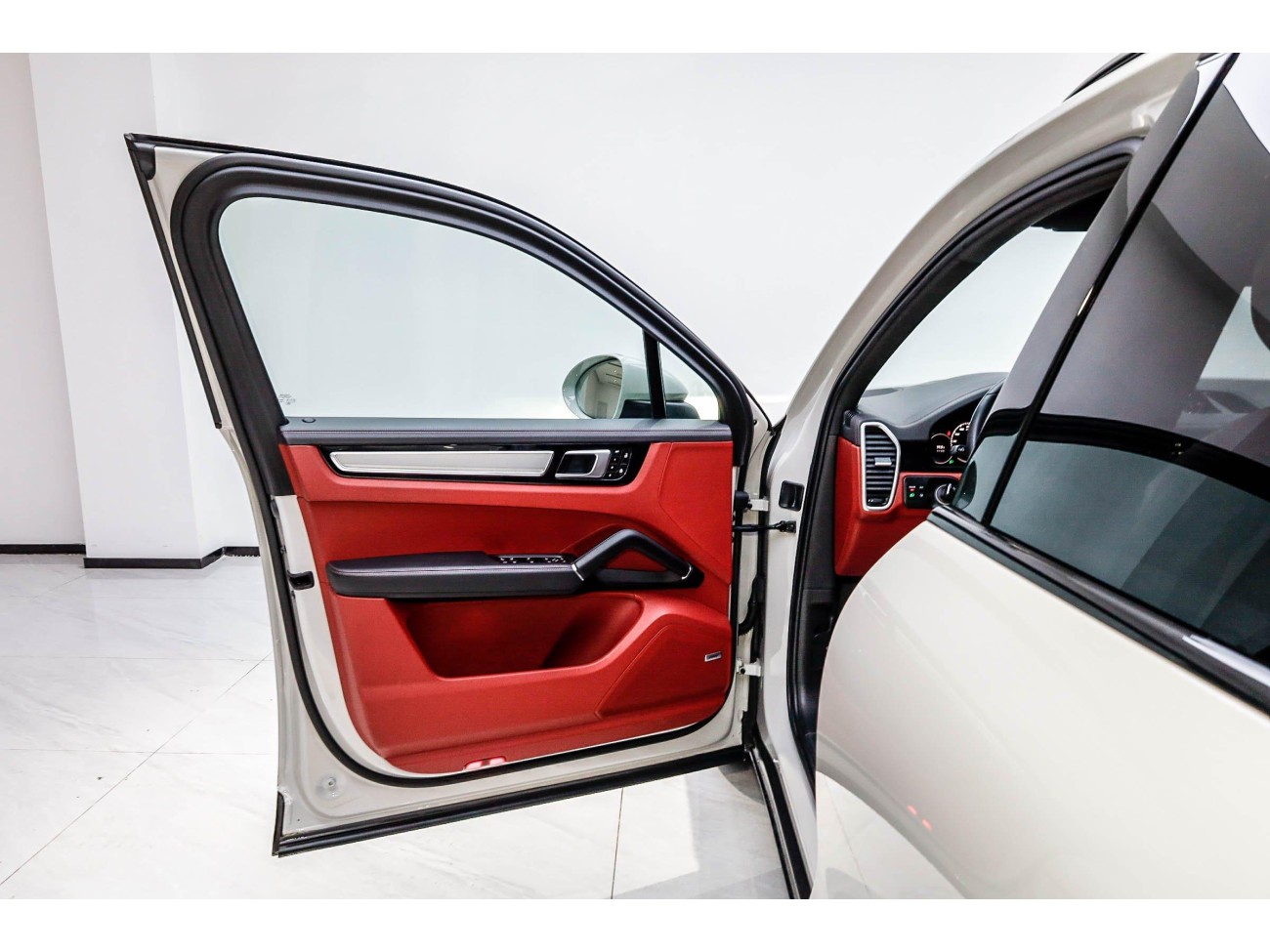 Porsche Cayenne 2023