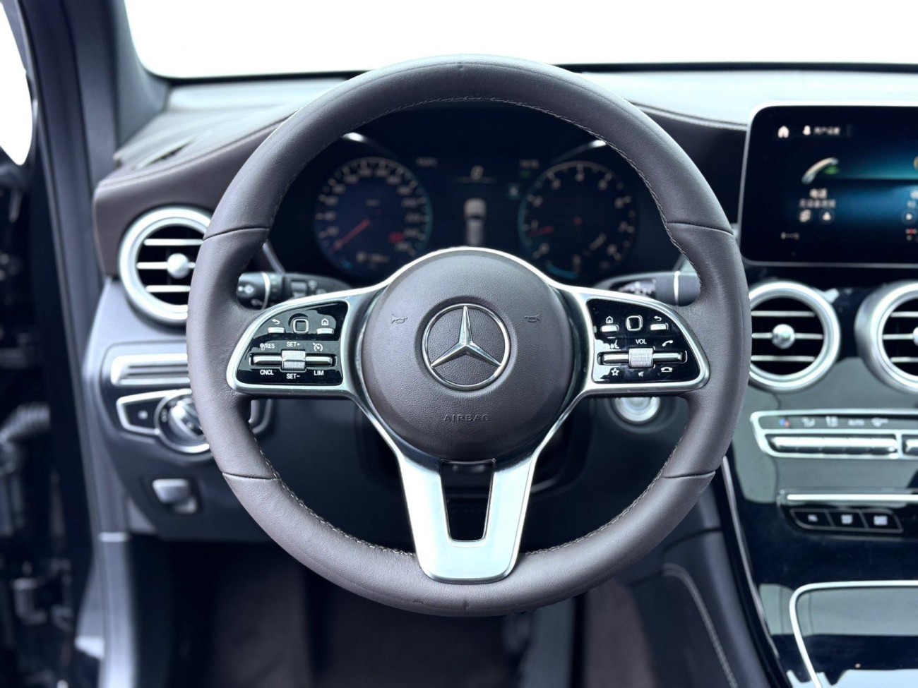 Mercedes-Benz GLC 260 L 2020