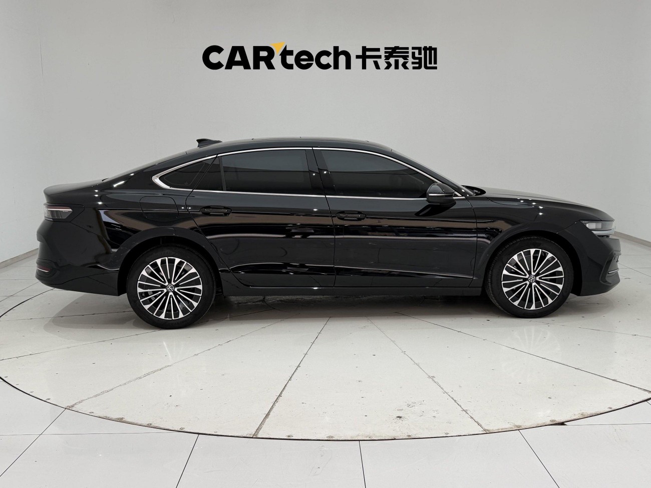 Volkswagen Magotan 2025