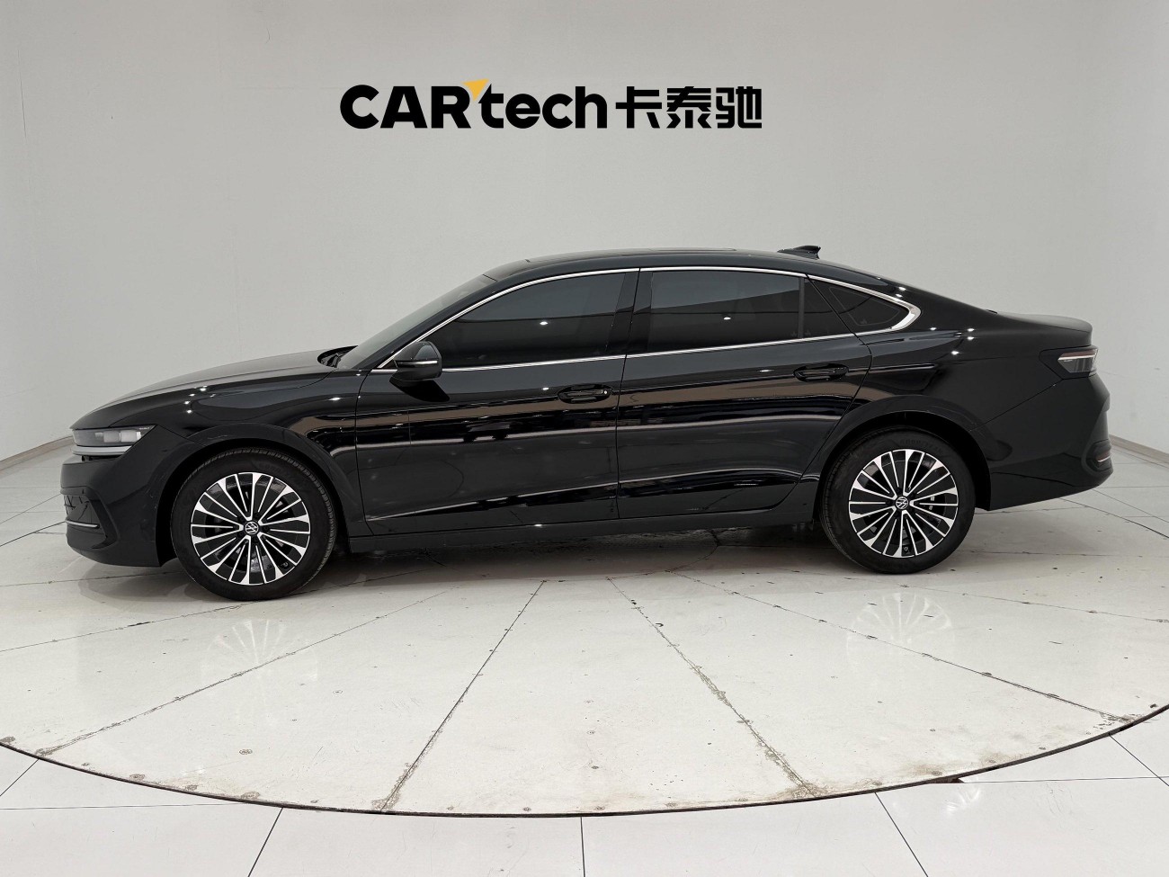 Volkswagen Magotan 2025
