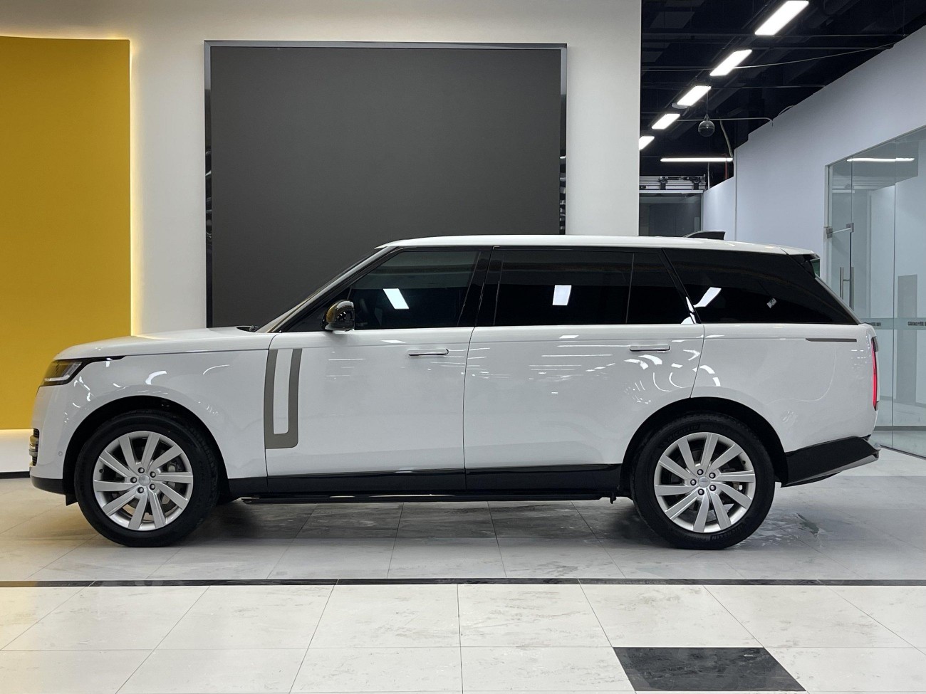 Land Rover Range Rover 2023