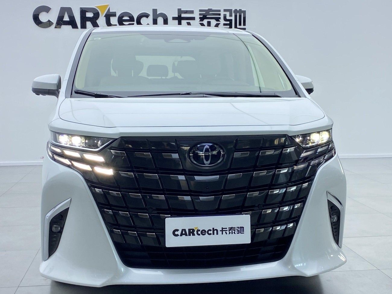 Toyota Alphard 2024