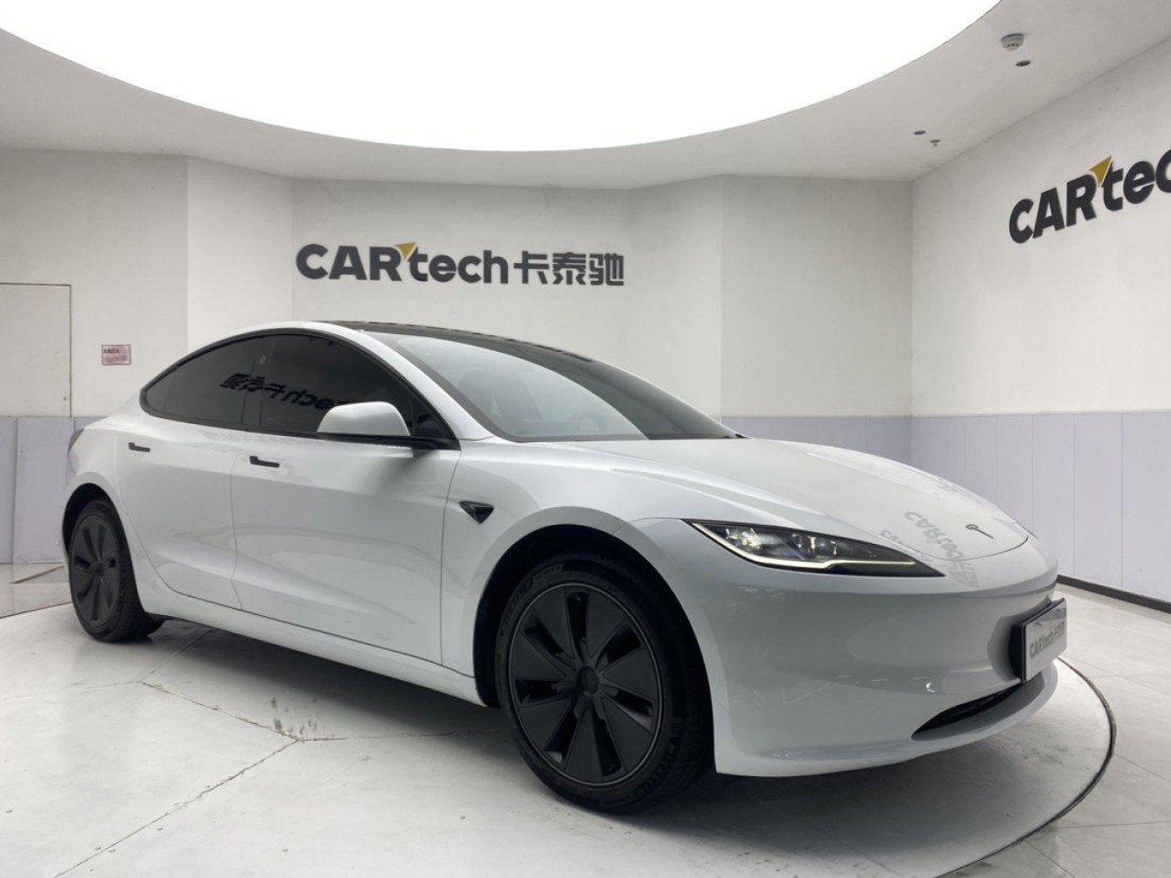 Tesla Model 3 2024
