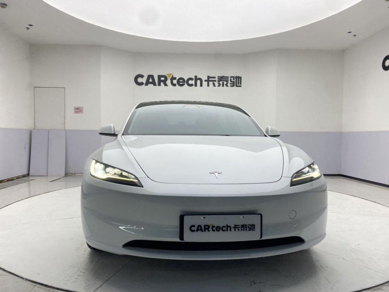 Tesla Model 3 2024