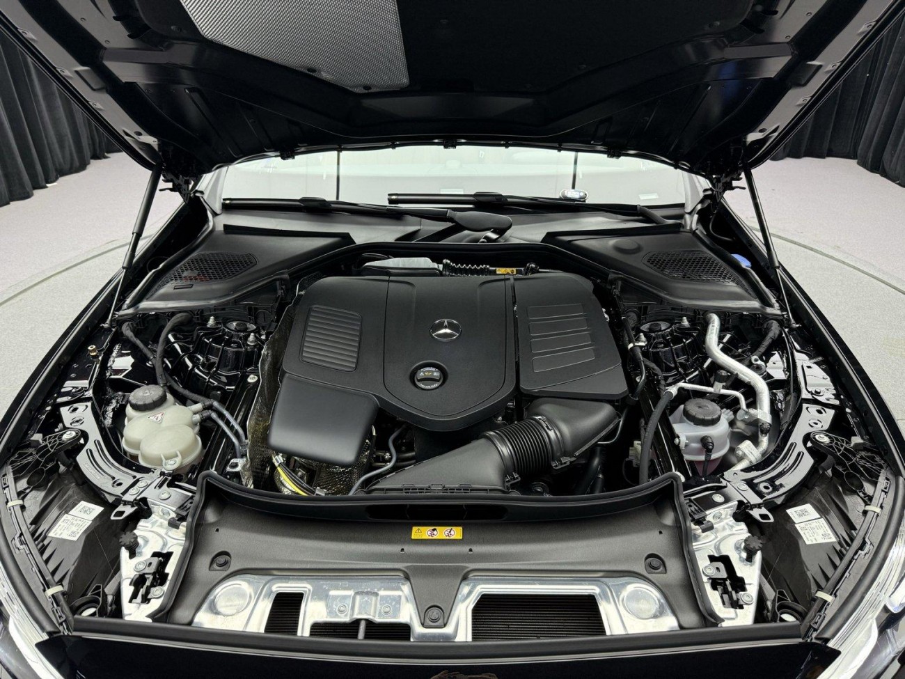 Mercedes-Benz E 300 L 2025