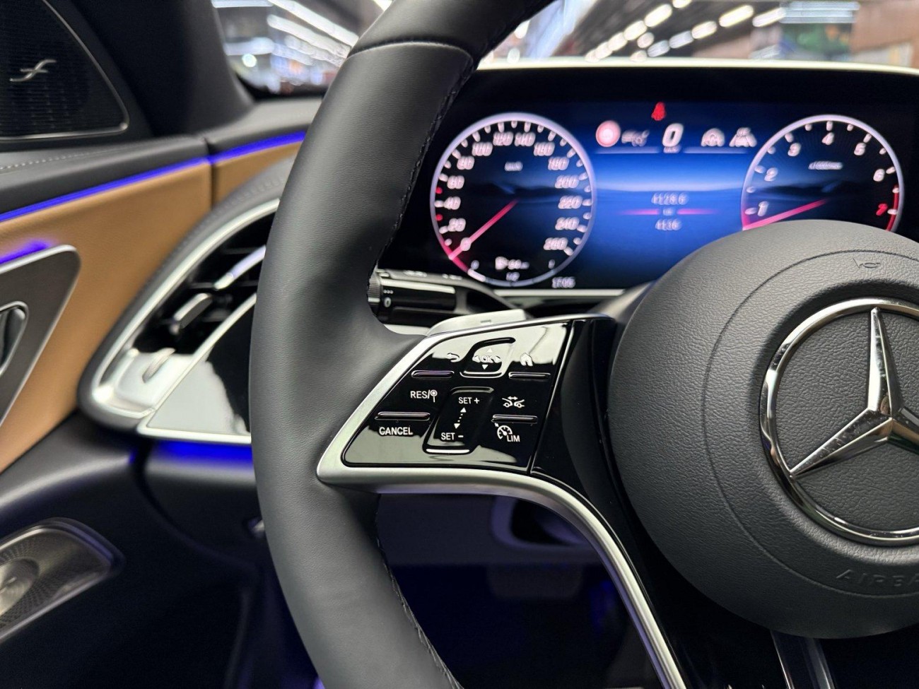 Mercedes-Benz E 300 L 2025