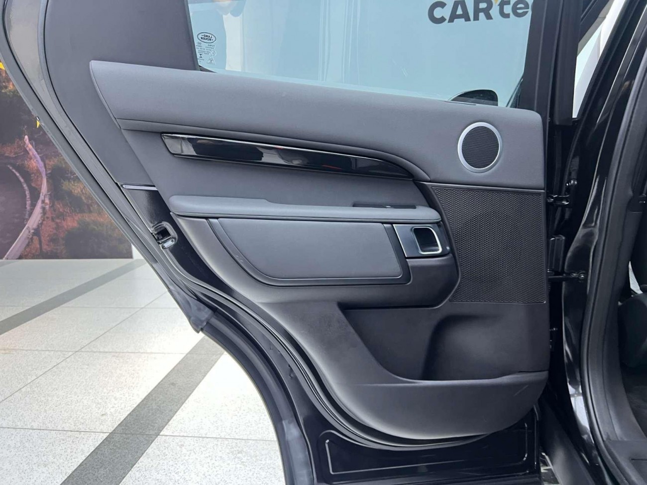 Land Rover Discovery 2018
