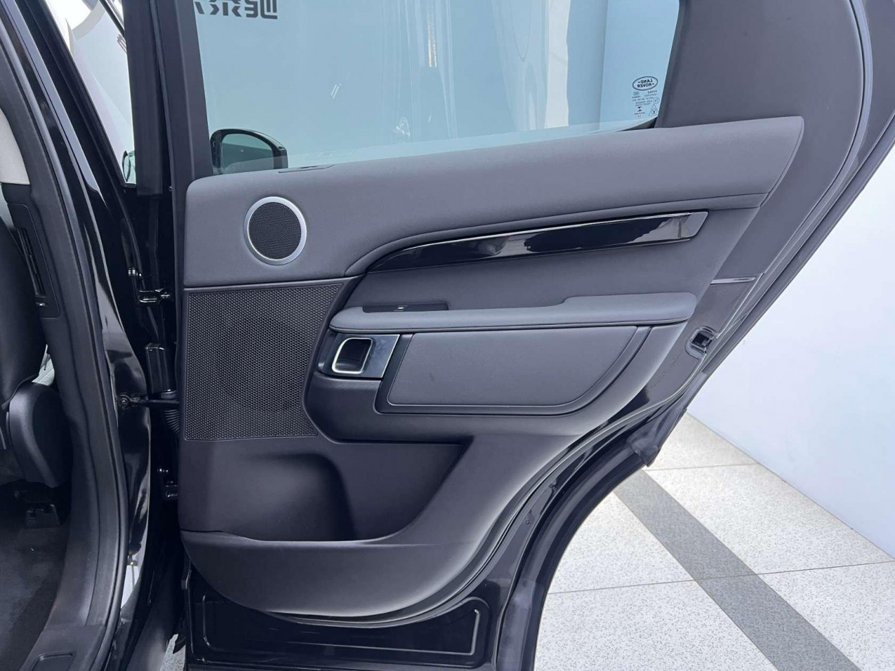 Land Rover Discovery 2018
