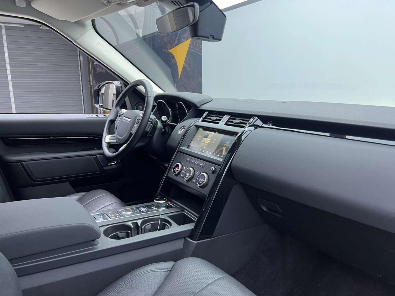 Land Rover Discovery 2018